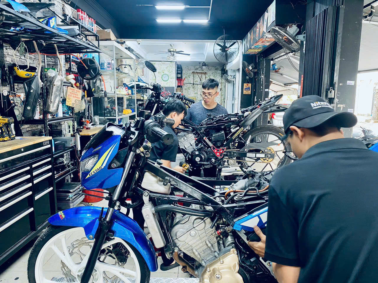 Đội cứu hộ xe máy HCM trực 24/7